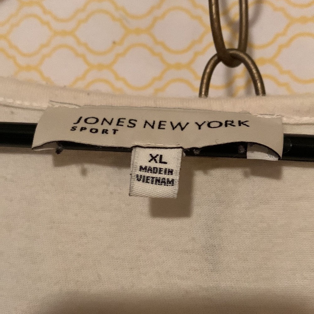 EUC-Jones New York-Short Sleeve-Flower-XL - Picture 2 of 4
